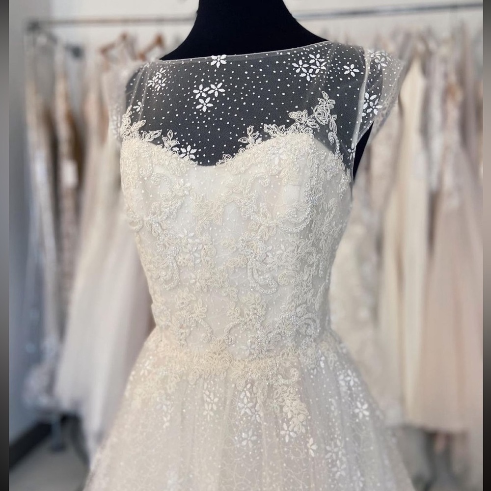 Anne Barge wedding dress - Picture 2 of 14